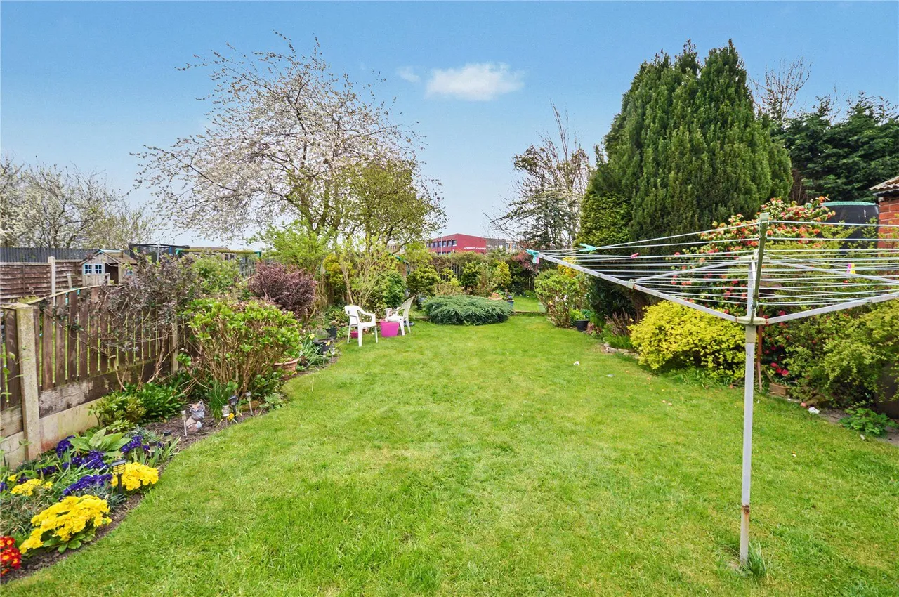 Ring Road, Middleton, LS10, photo 11