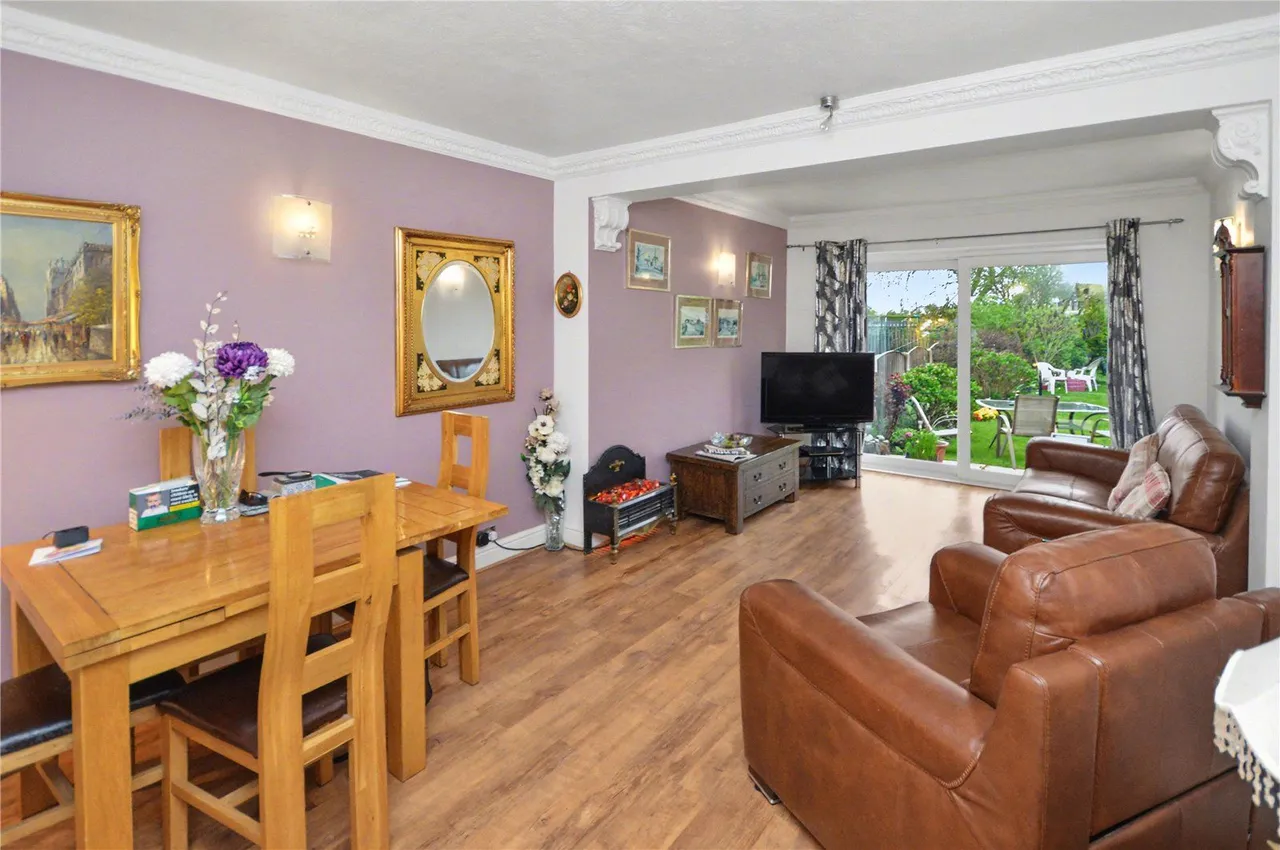 Ring Road, Middleton, LS10, photo 2