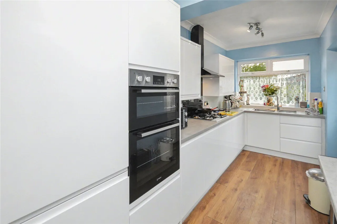 Ring Road, Middleton, LS10, photo 4