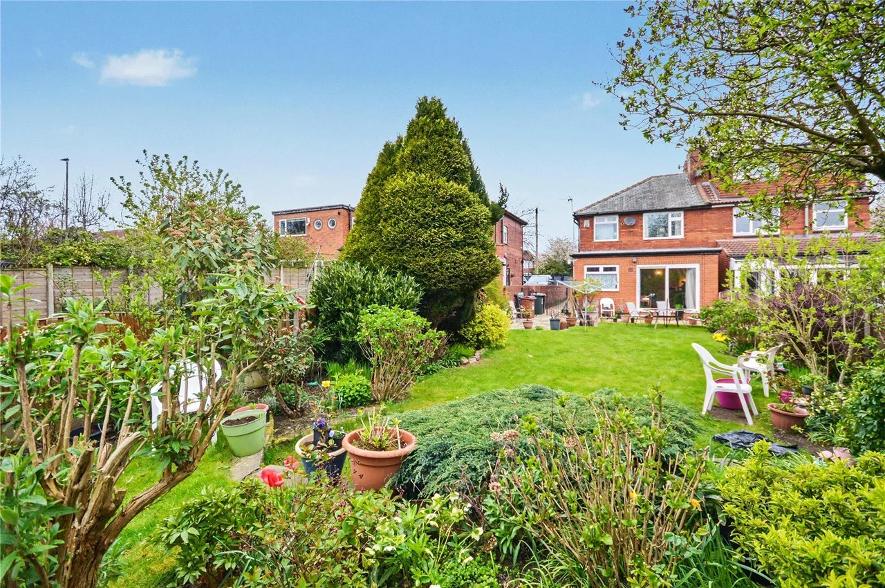 Ring Road, Middleton, LS10, photo 9