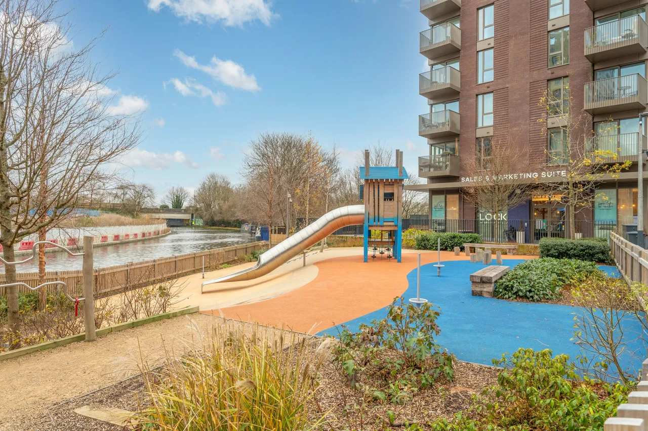 Greenford, UB6, photo 13