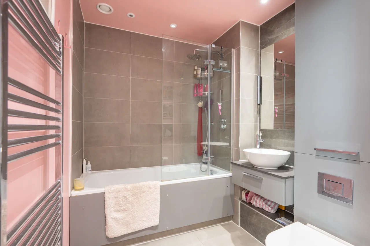 Greenford, UB6, photo 9