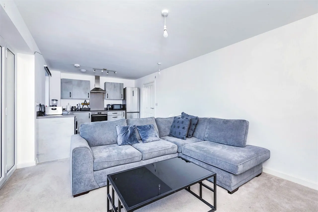 Round Meadow Road, Leicester, LE4, photo 3
