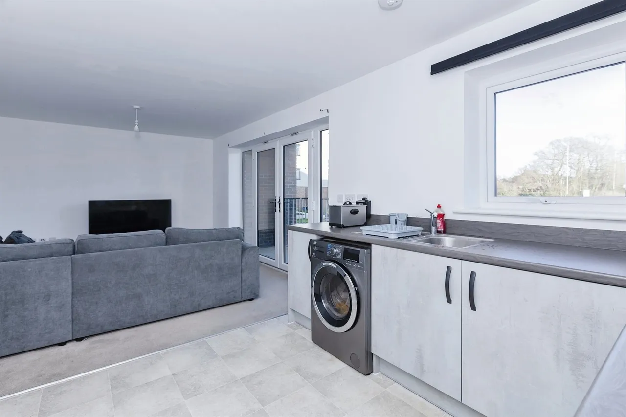 Round Meadow Road, Leicester, LE4, photo 8