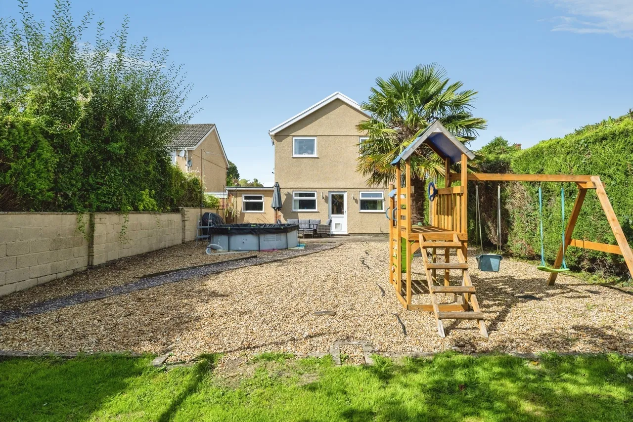 Capel Terrace, Llanelli, SA15, photo 2