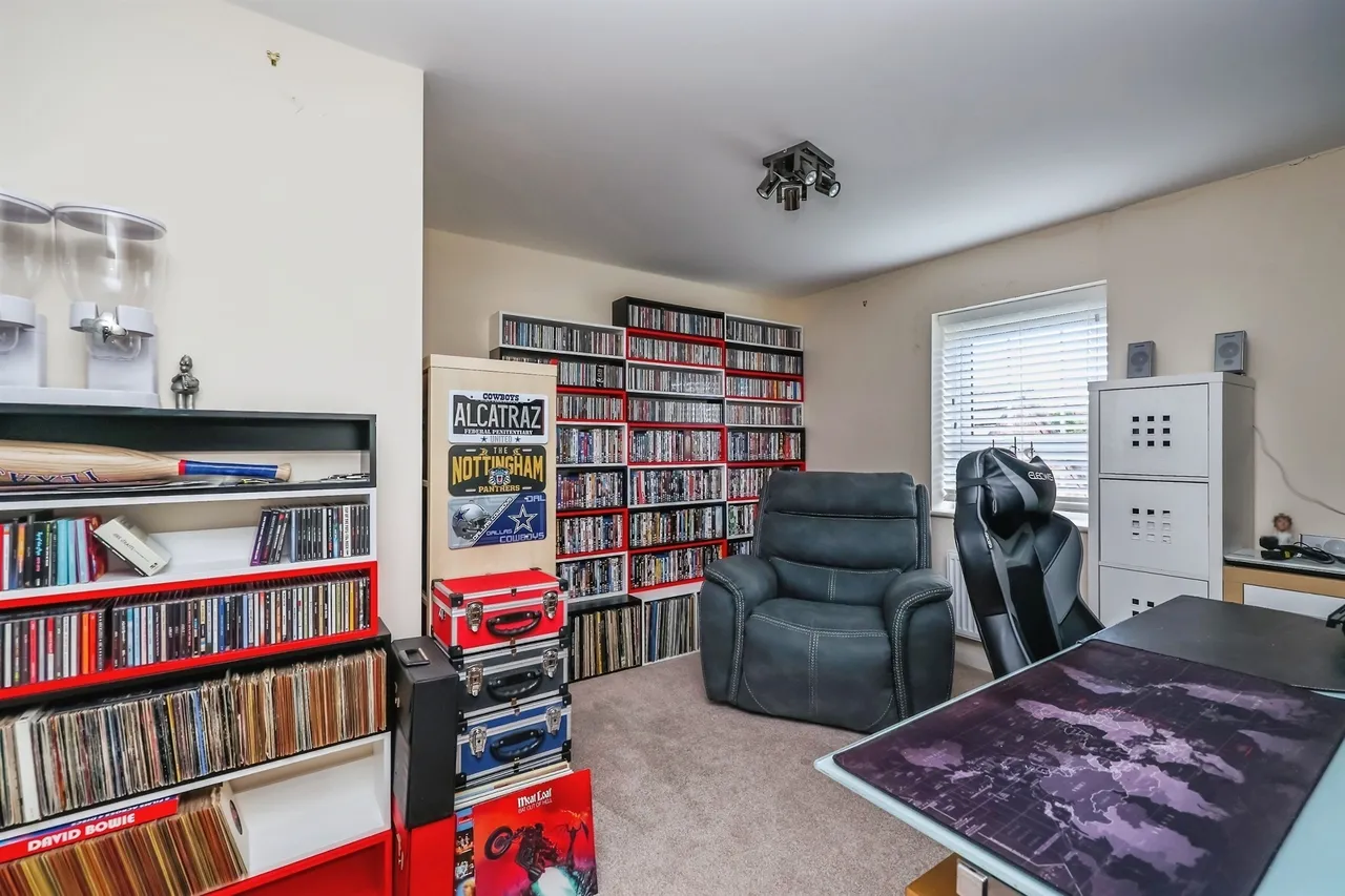 Senator Close, Hucknall, NG15, photo 16