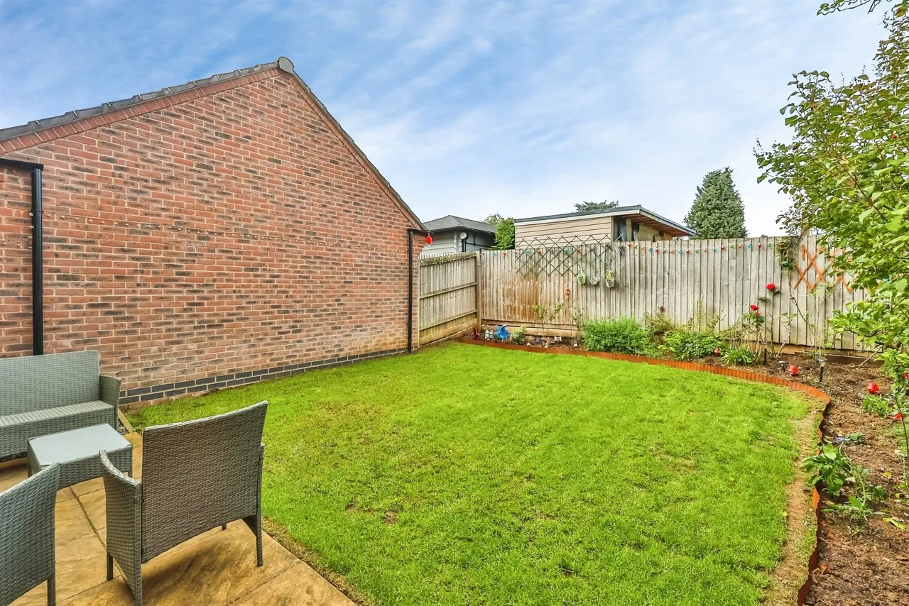 Senator Close, Hucknall, NG15, photo 22