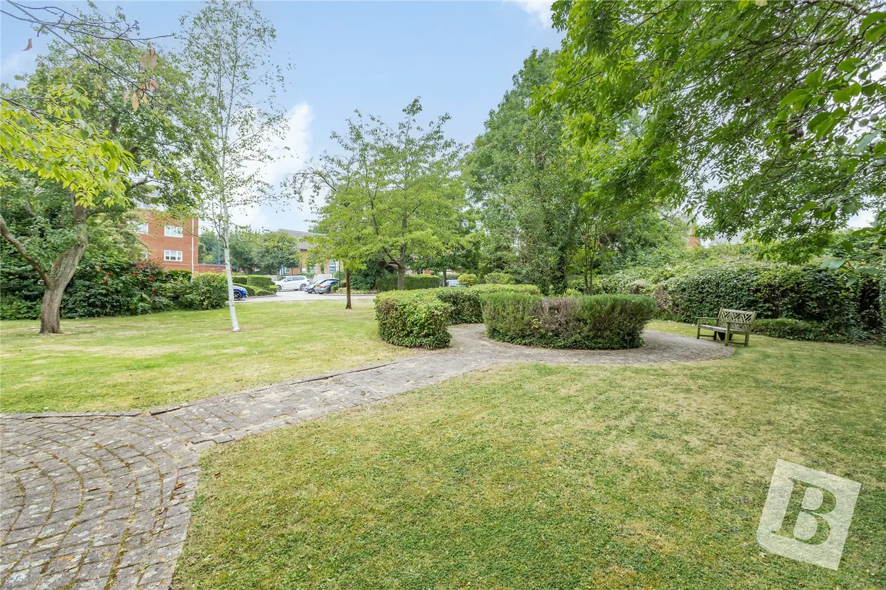 St. Kathryns Place, Upminster, RM14, photo 10