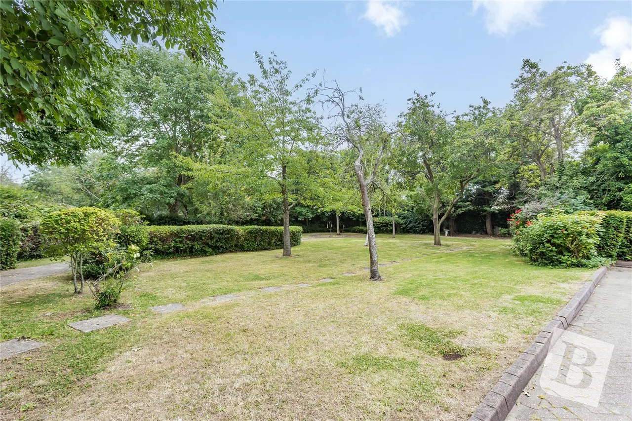 St. Kathryns Place, Upminster, RM14, photo 11