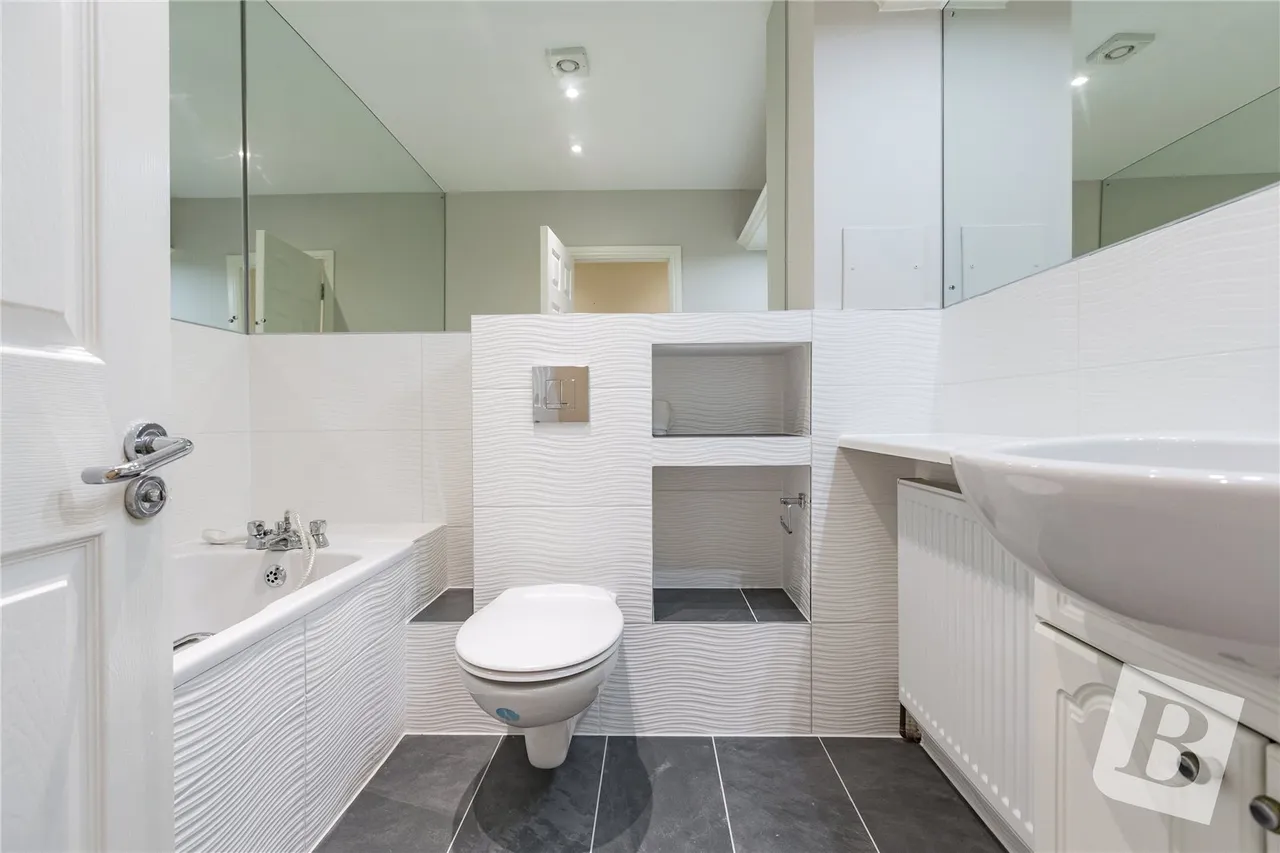 St. Kathryns Place, Upminster, RM14, photo 9