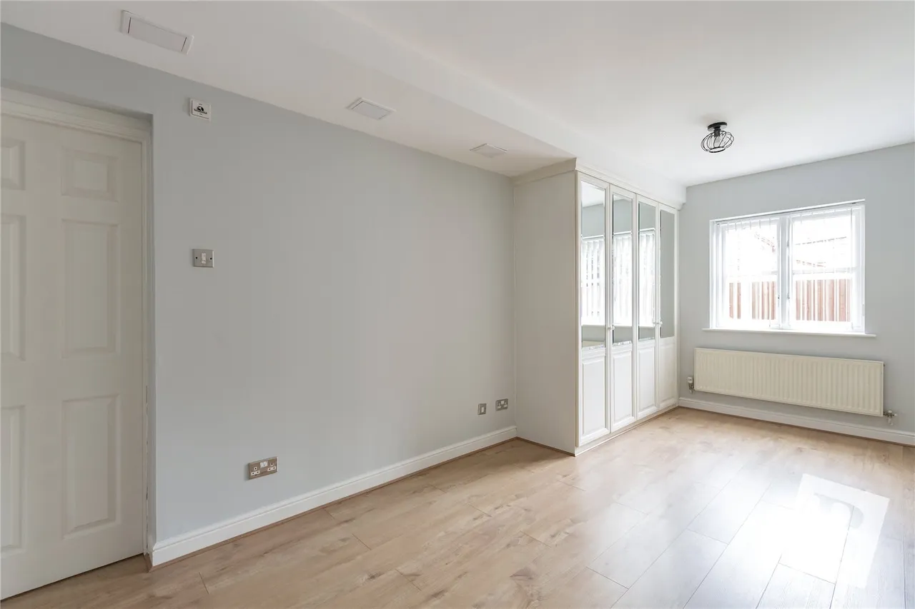 St. Kathryns Place, Upminster, RM14, photo 6