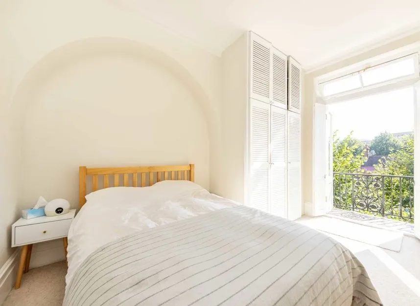 Hammersmith Bridge Road, Hammersmith, W6, photo 4