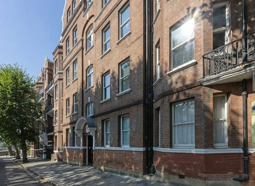 Hammersmith Bridge Road, Hammersmith, W6, photo 6