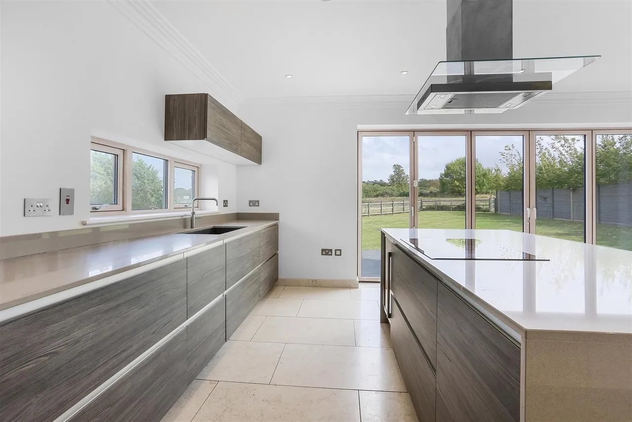 College View, Epsom, KT17 4DW, photo 11
