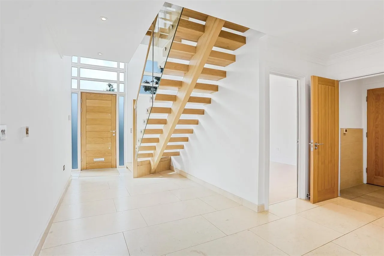 College View, Epsom, KT17 4DW, photo 9