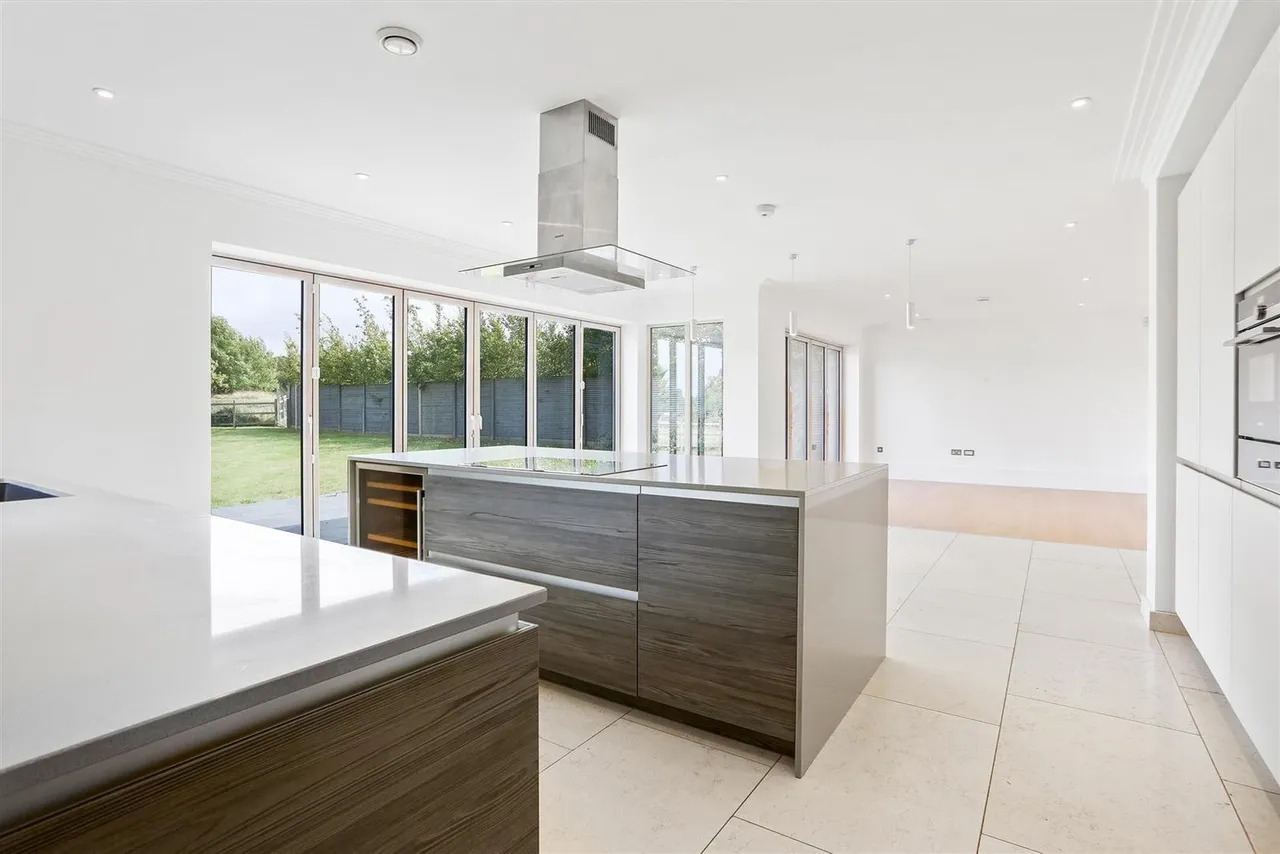 College View, Epsom, KT17 4DW, photo 12