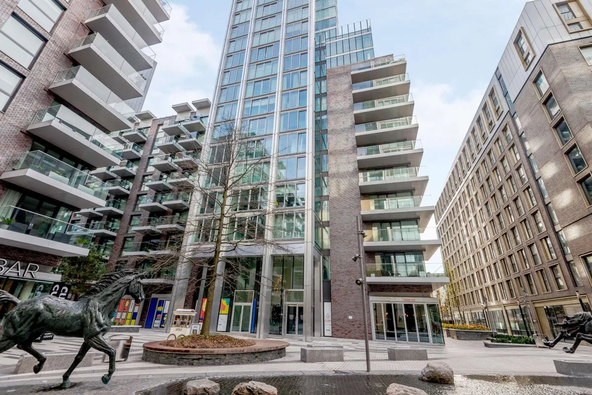 Piazza Walk, Aldgate, E1, photo 11