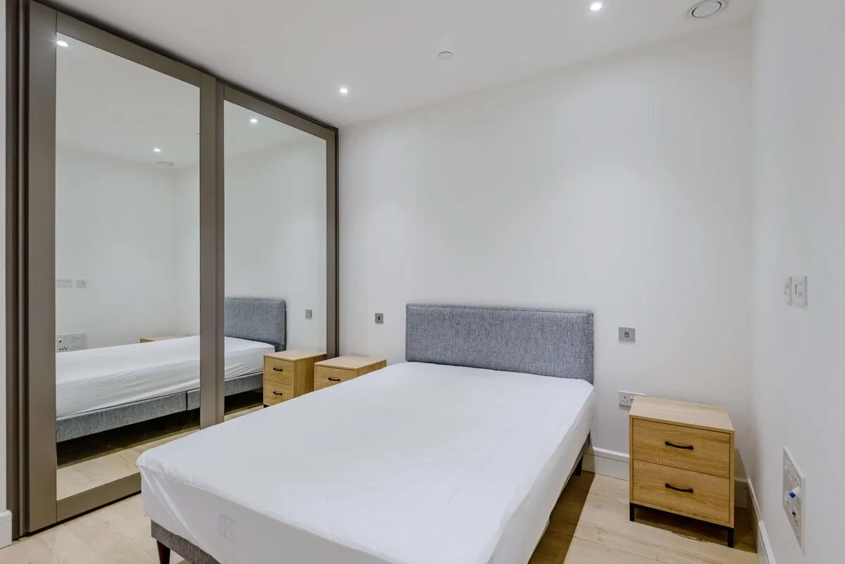 Piazza Walk, Aldgate, E1, photo 6