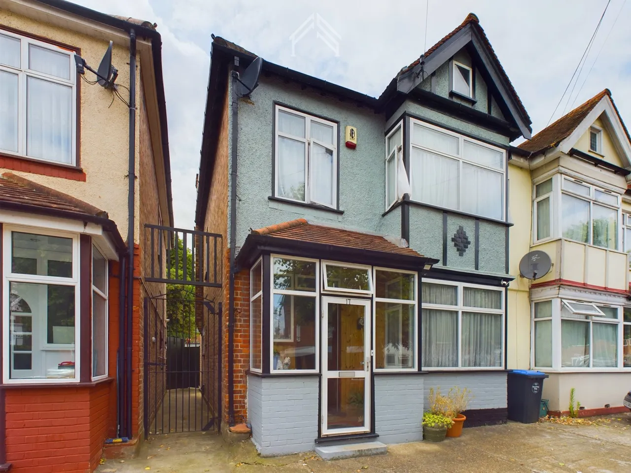 3 bed house for sale — Talbot Road, Wembley HA0 4UG