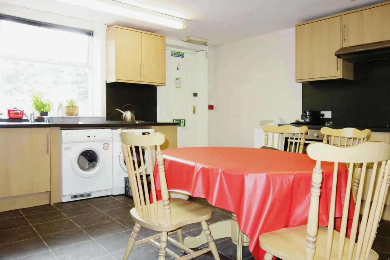 Bingley Road, Saltaire, BD18, photo 5