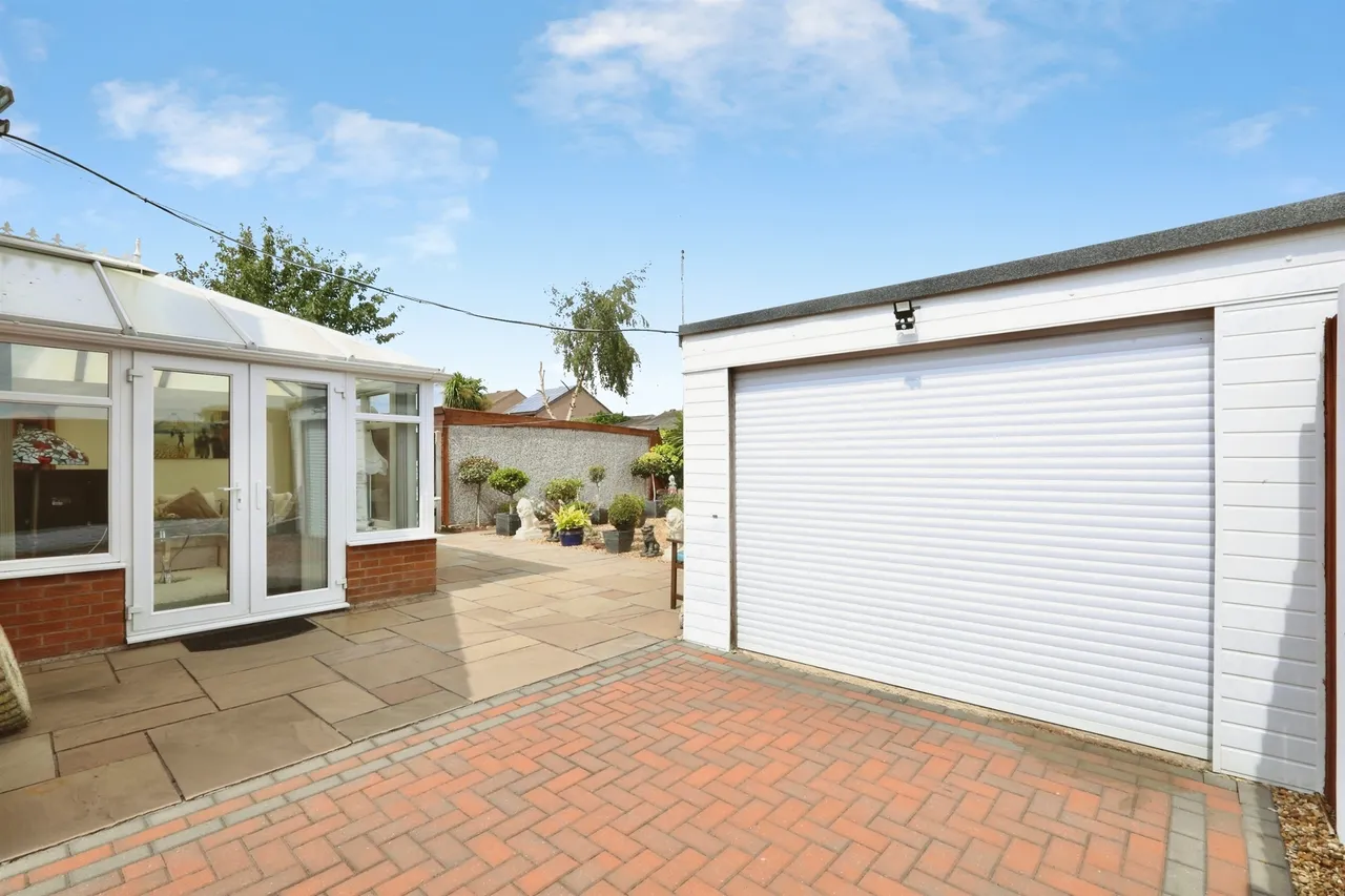 Broadwater Drive, Dunscroft, DN7, photo 16