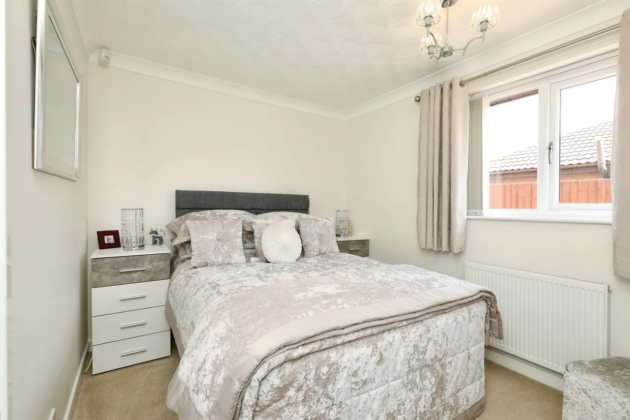 Broadwater Drive, Dunscroft, DN7, photo 11