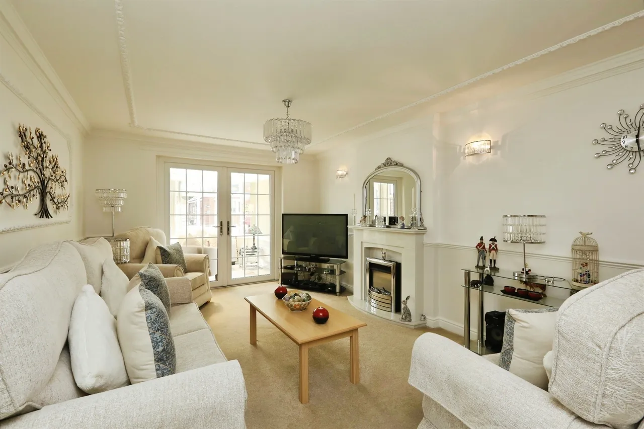 Broadwater Drive, Dunscroft, DN7, photo 6