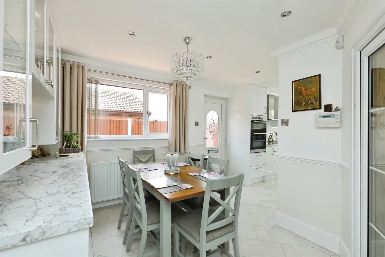 Broadwater Drive, Dunscroft, DN7, photo 8