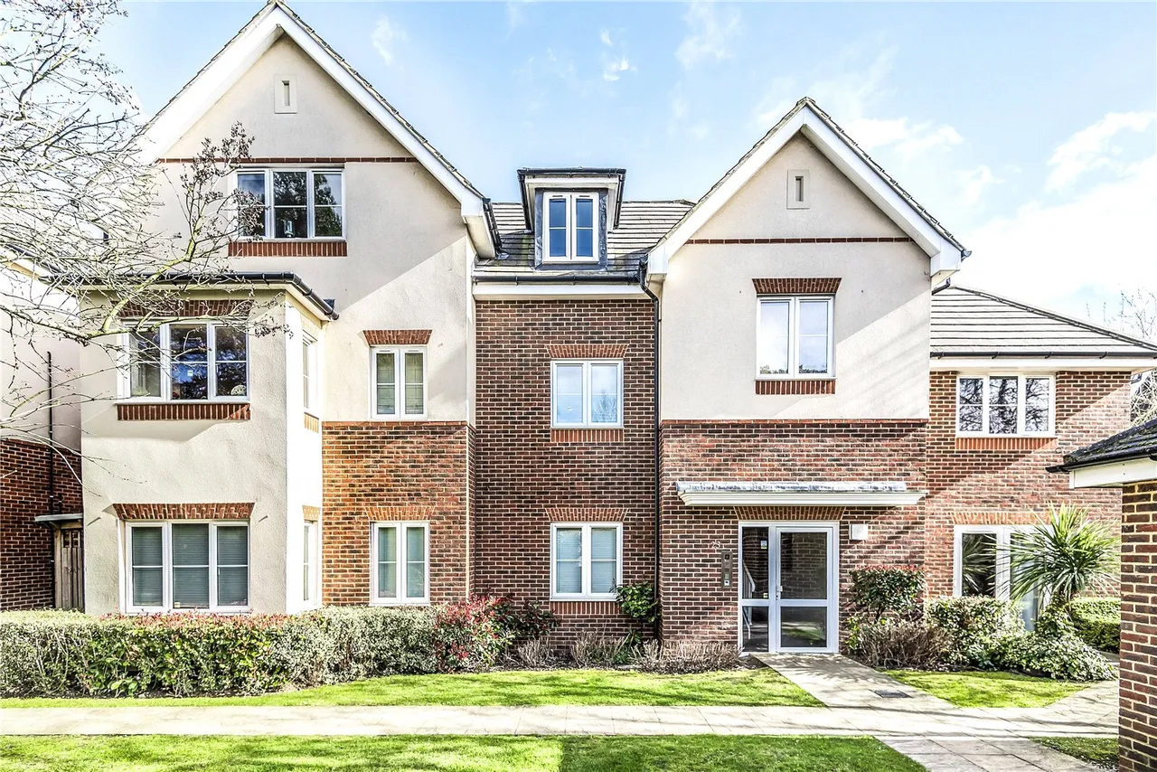 2 bed flat for sale, Church Road, UB8