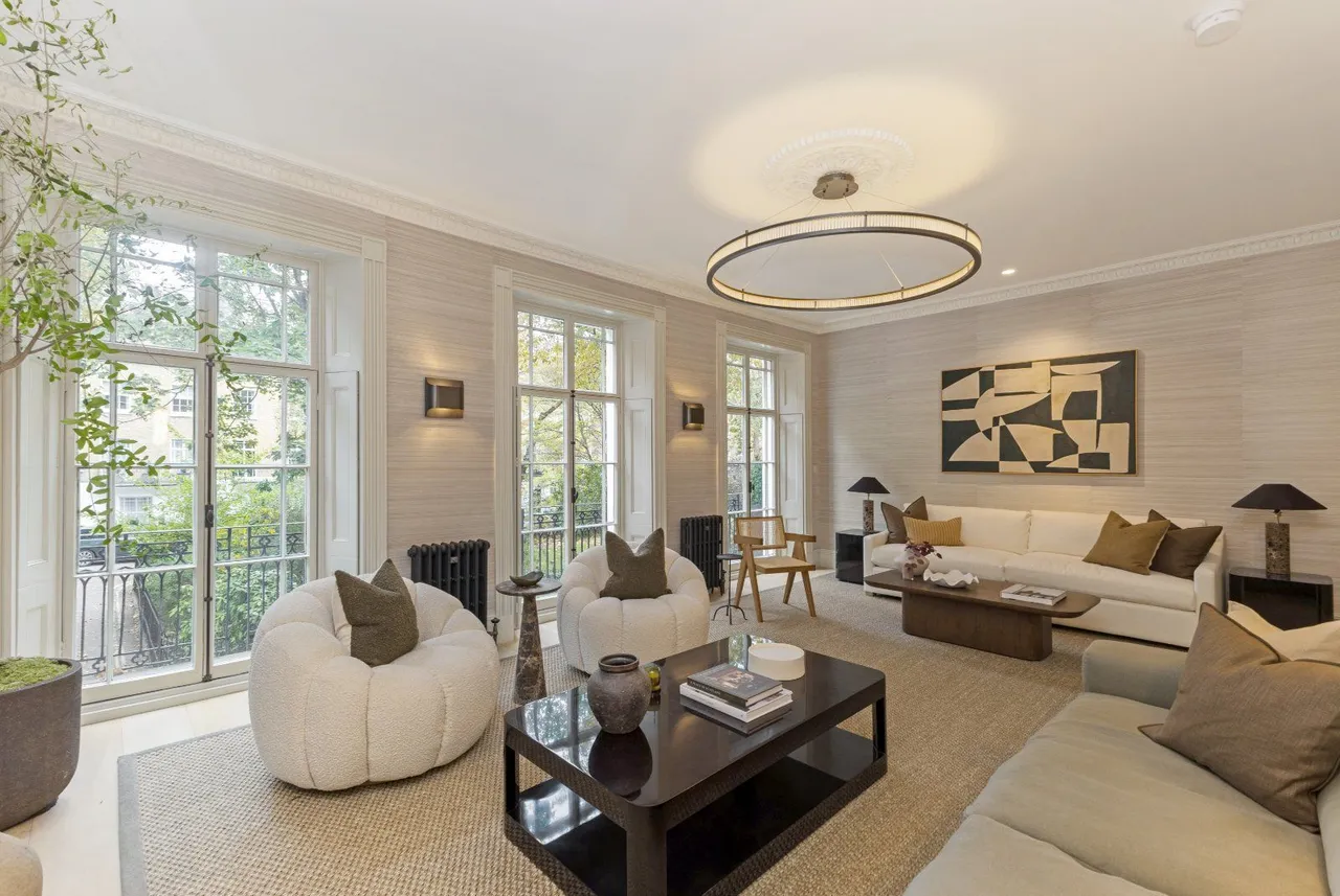 Brompton Square, Knightsbridge, London, SW3 2AD, photo 2