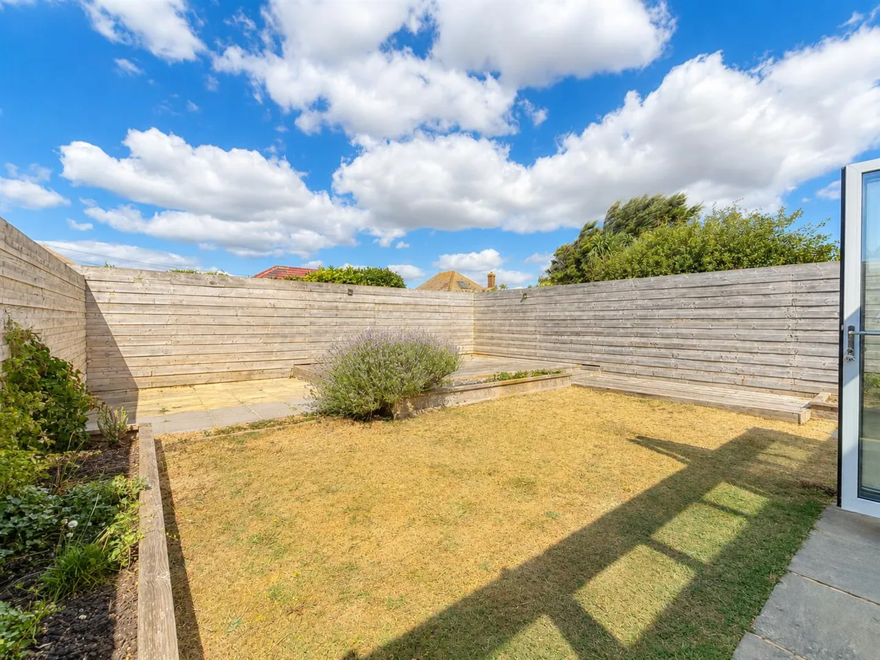 Capel Avenue, Peacehaven, photo 12