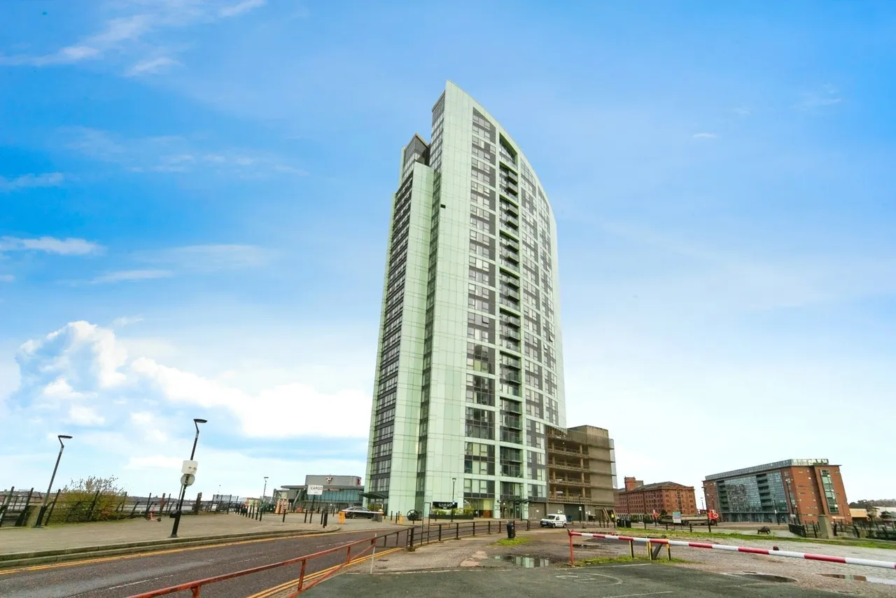 2 bed flat for sale, Princes Parade, Liverpool, L3
