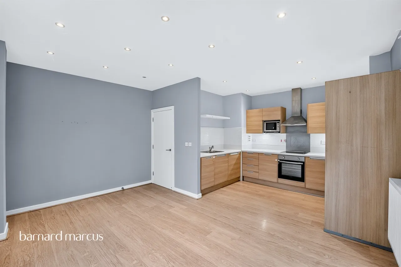London Road, Mitcham, CR4, photo 13