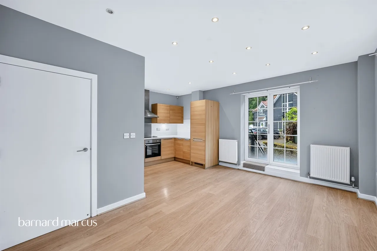London Road, Mitcham, CR4, photo 16