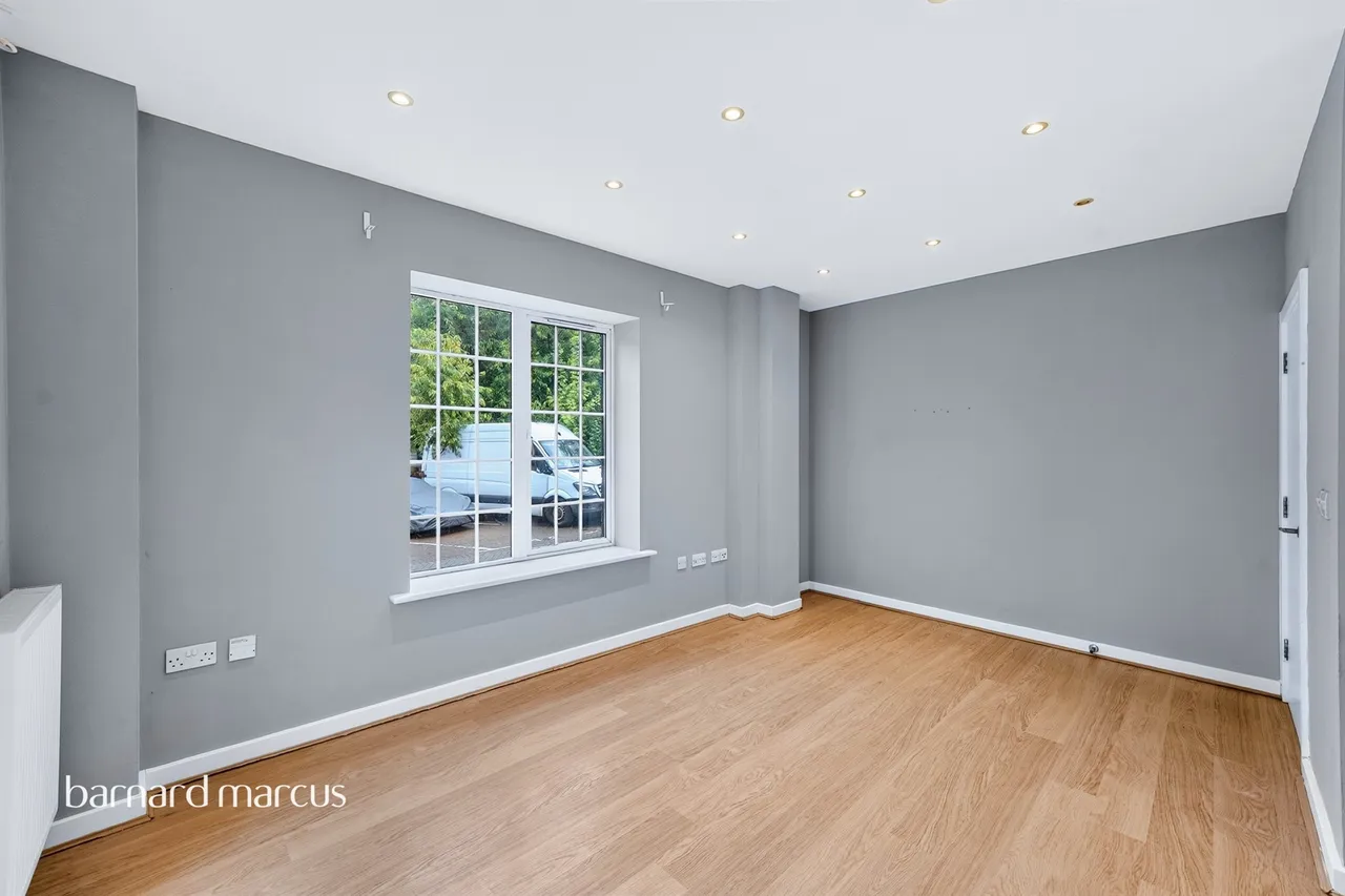 London Road, Mitcham, CR4, photo 14