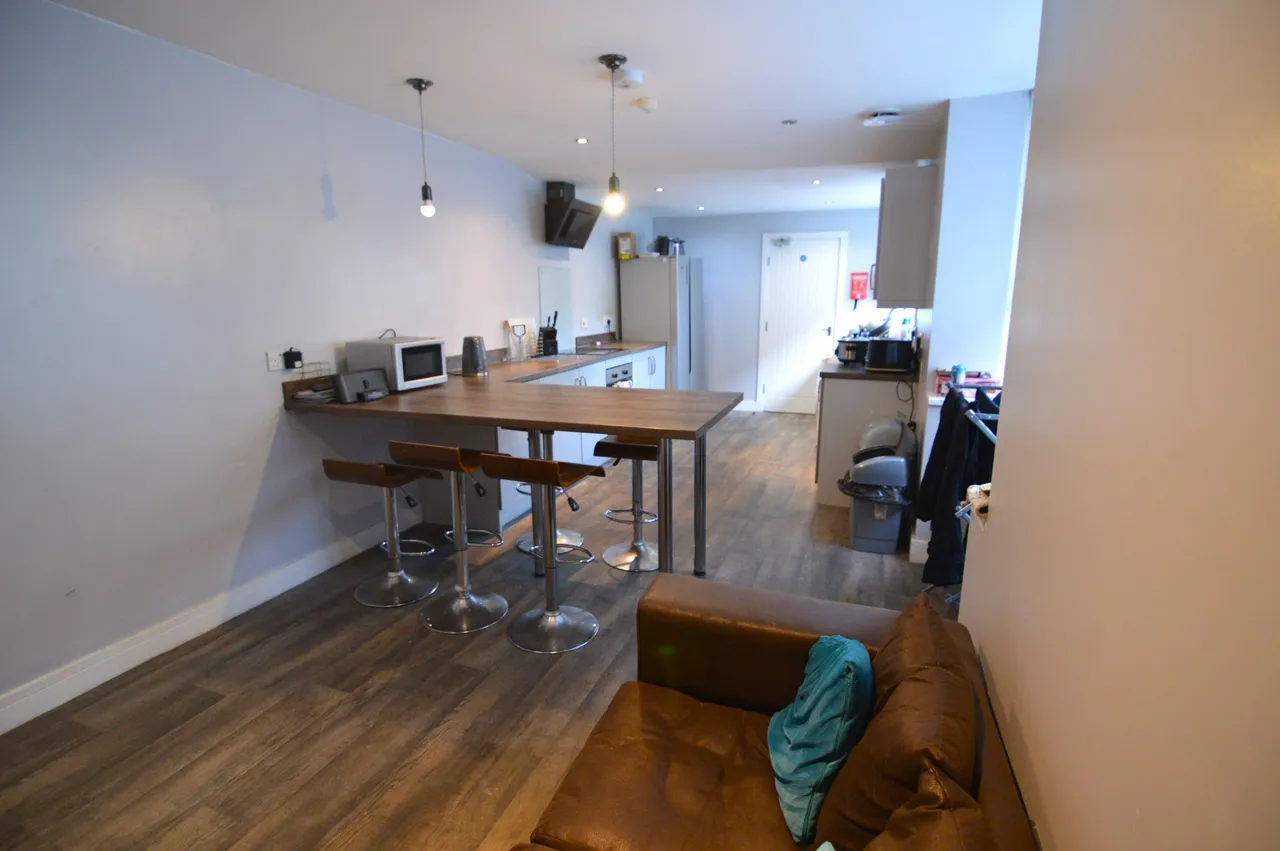 Chantry Lane, Grimsby, North East Lincolnshire, DN31 2LJ, photo 6