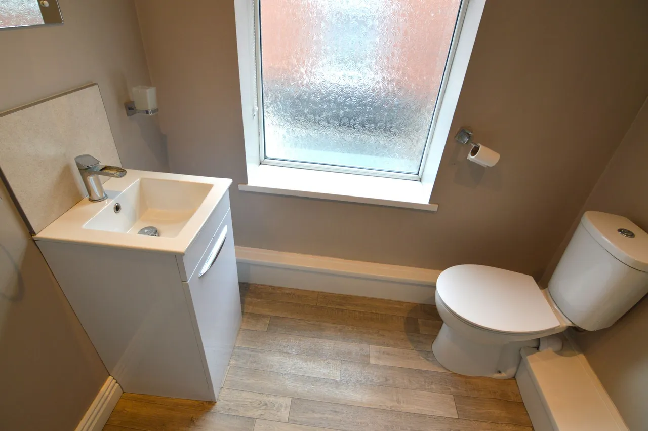 Chantry Lane, Grimsby, North East Lincolnshire, DN31 2LJ, photo 12