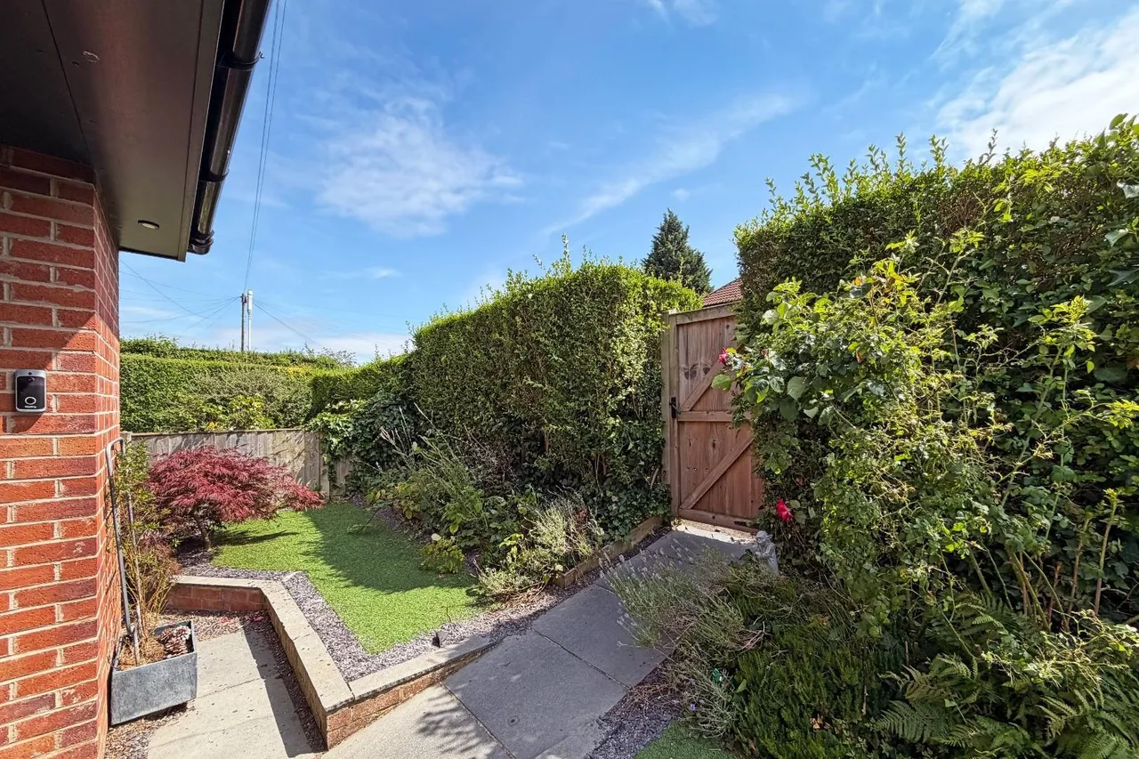 Hempcroft Road, Timperley, Cheshire WA15 7JN, photo 34