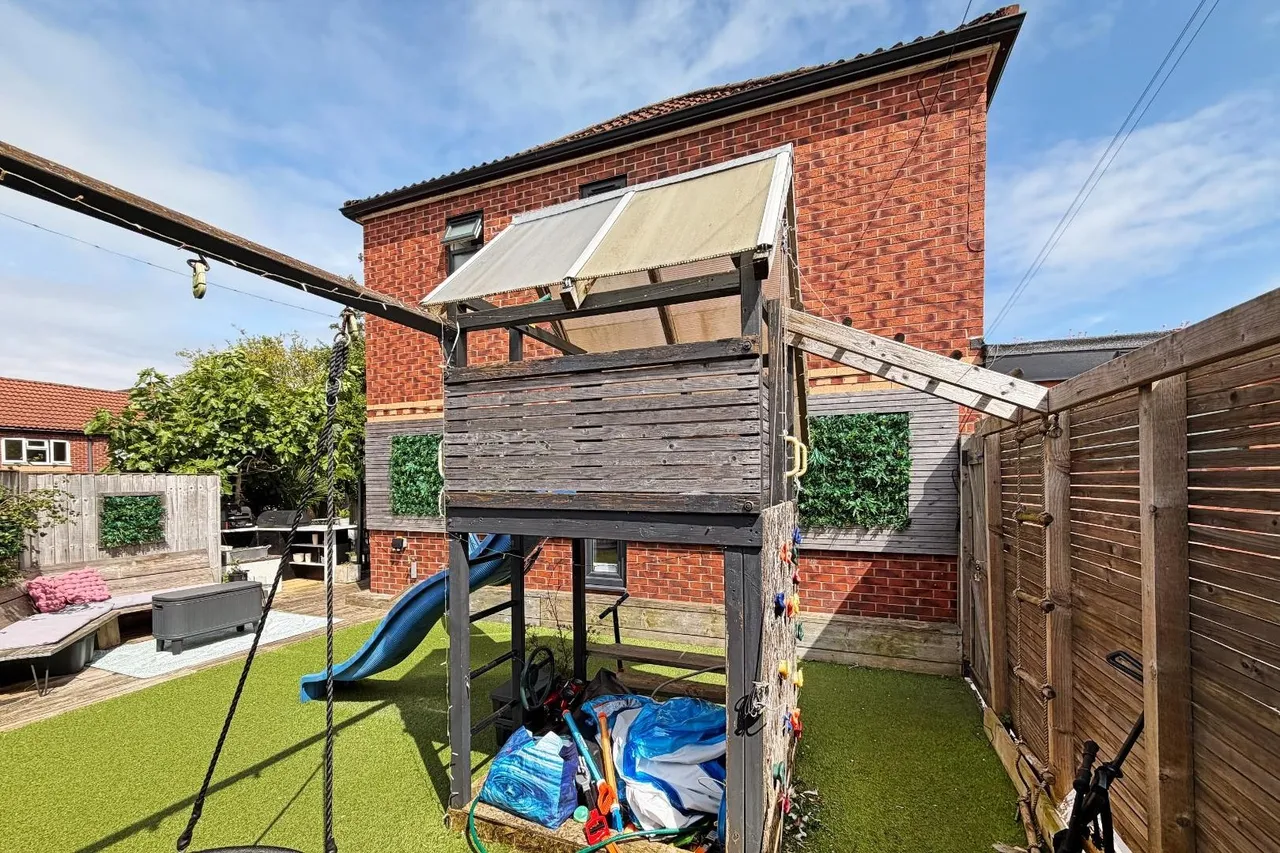 Hempcroft Road, Timperley, Cheshire WA15 7JN, photo 31