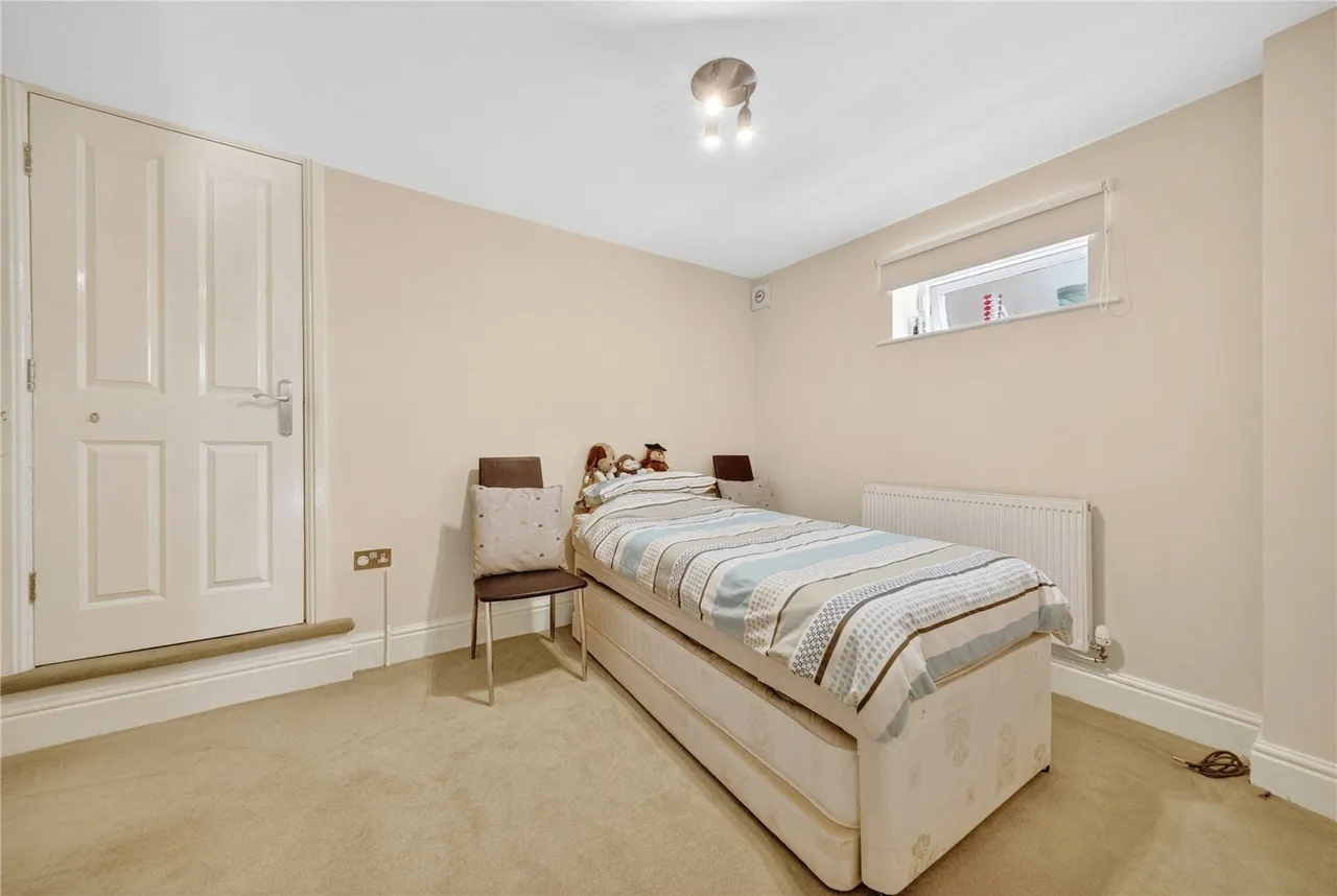 Park Crescent, Roundhay, LS8, photo 15