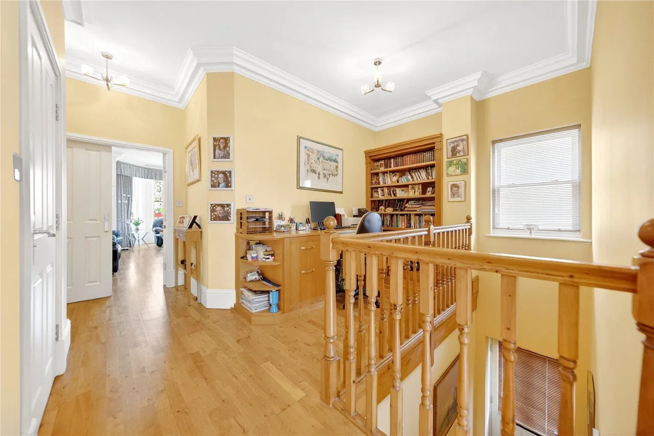 Park Crescent, Roundhay, LS8, photo 10