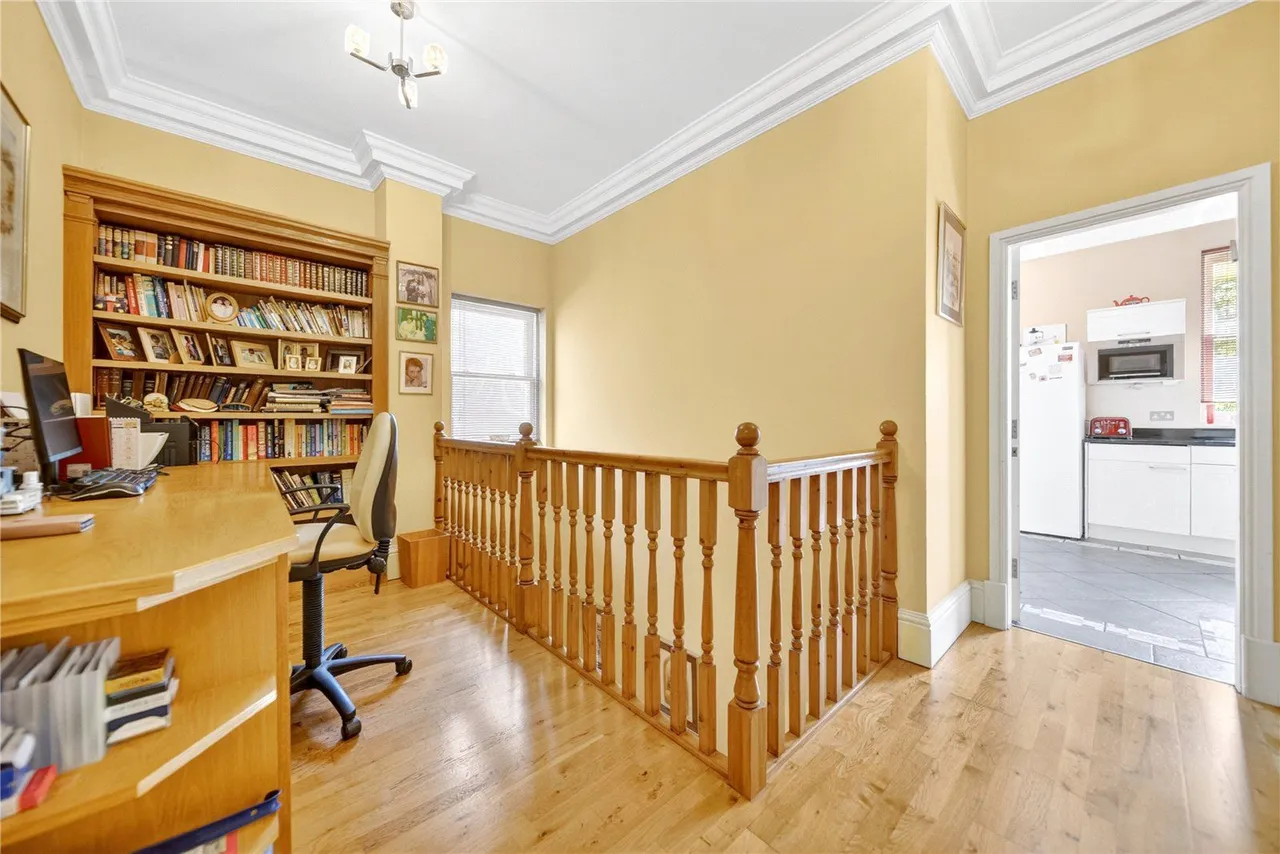 Park Crescent, Roundhay, LS8, photo 6