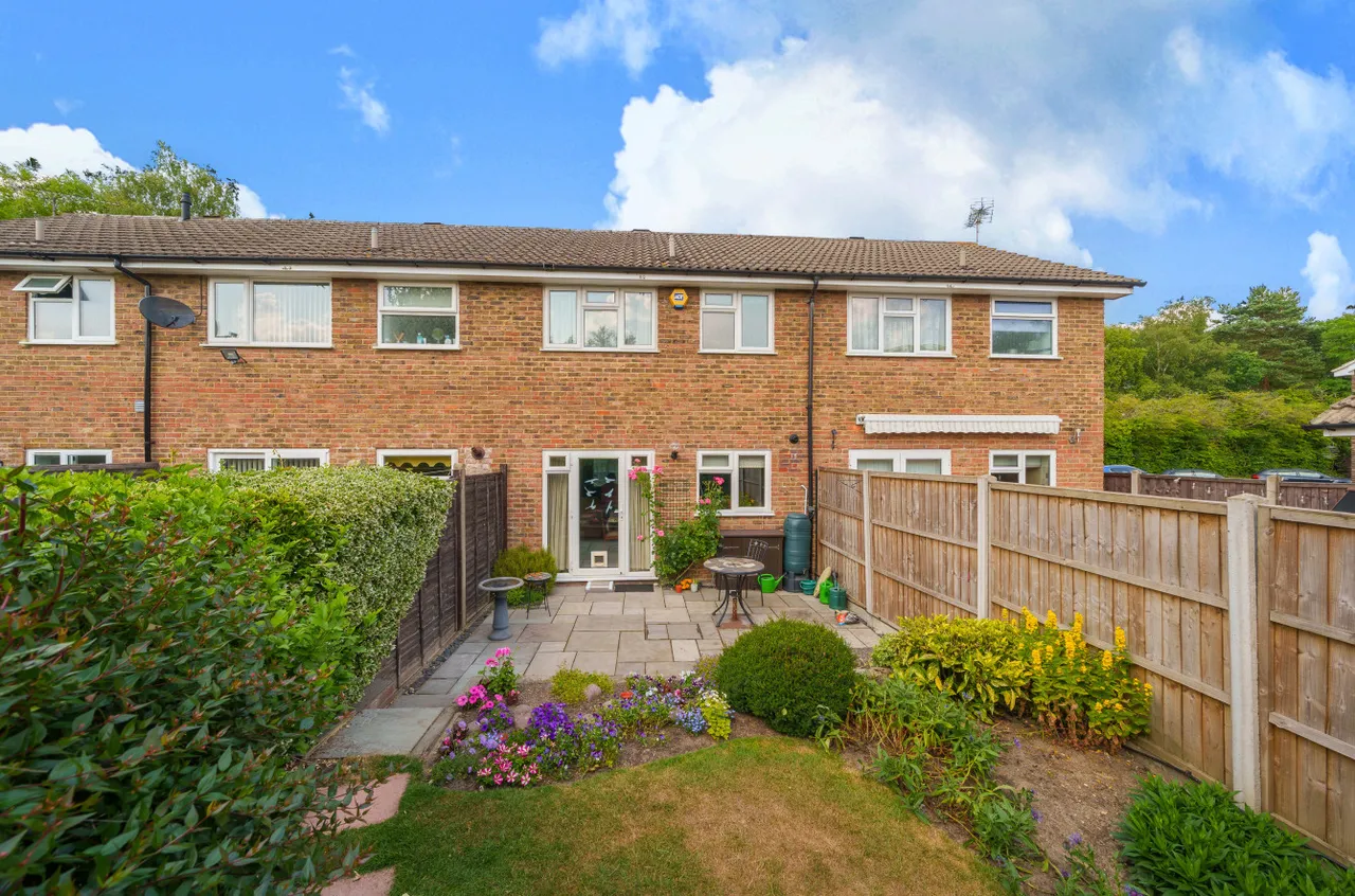 Christie Close, Lightwater, GU18, photo 11