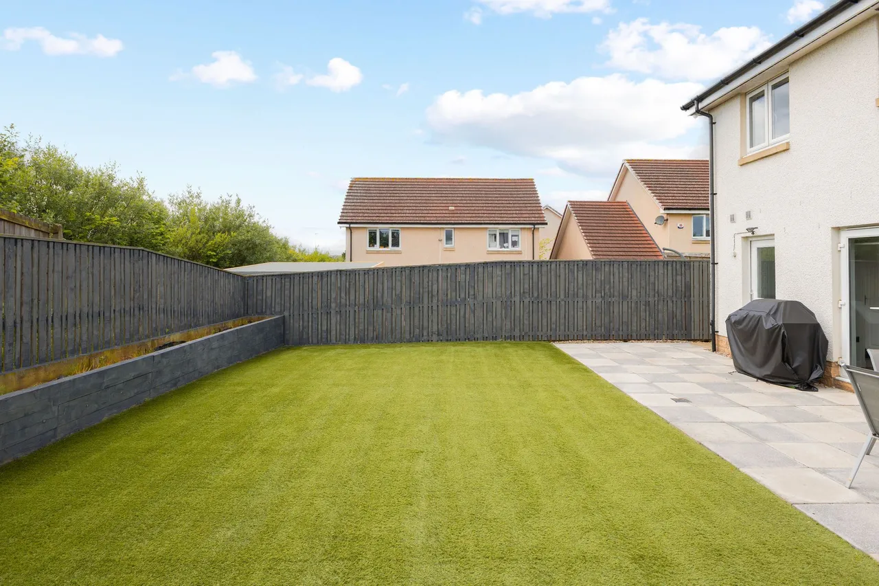 Poynters Road, Broxburn, photo 27