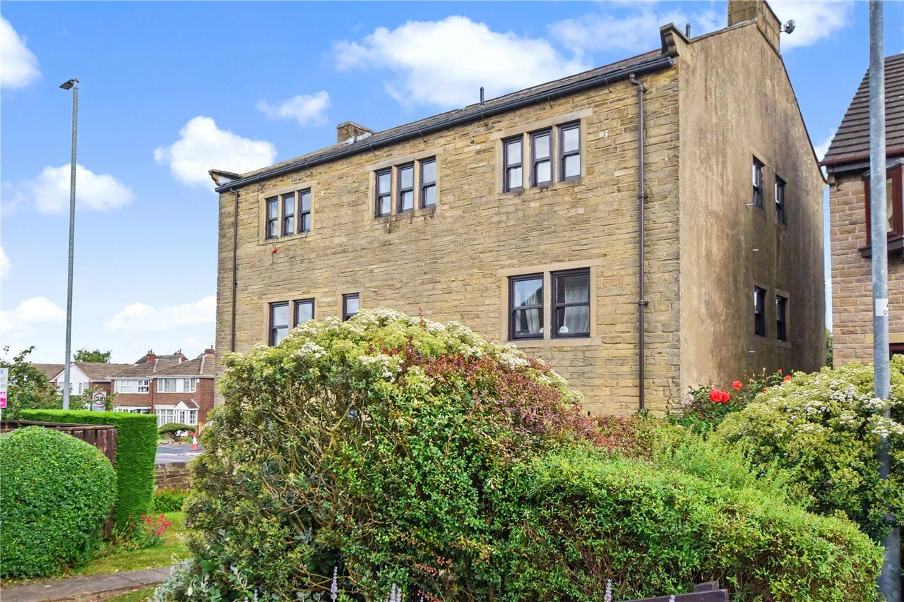 Back Lane, Bramley, LS13, photo 11