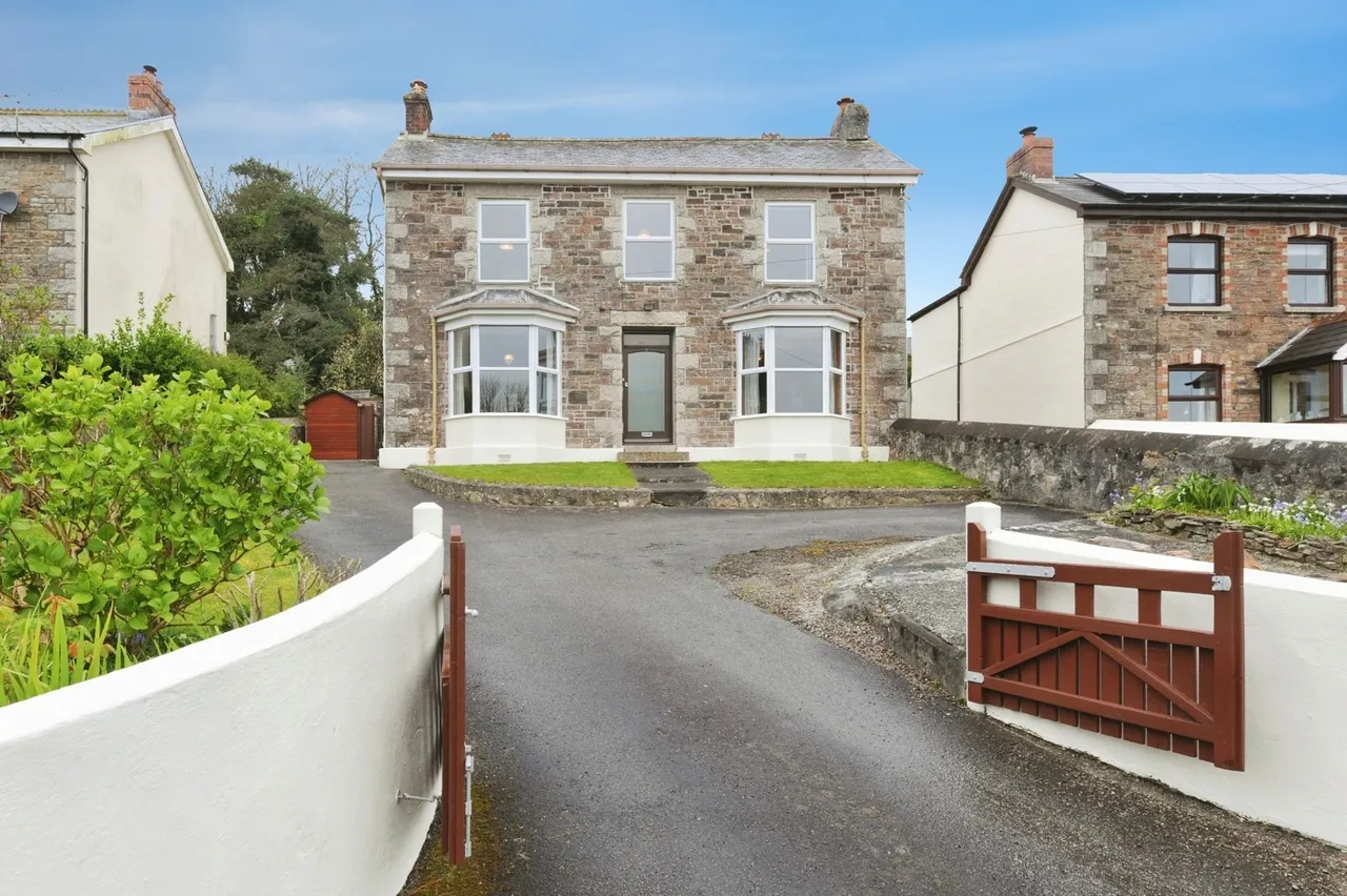 3 bed house for sale, Trevarth Road, Carharrack, TR16
