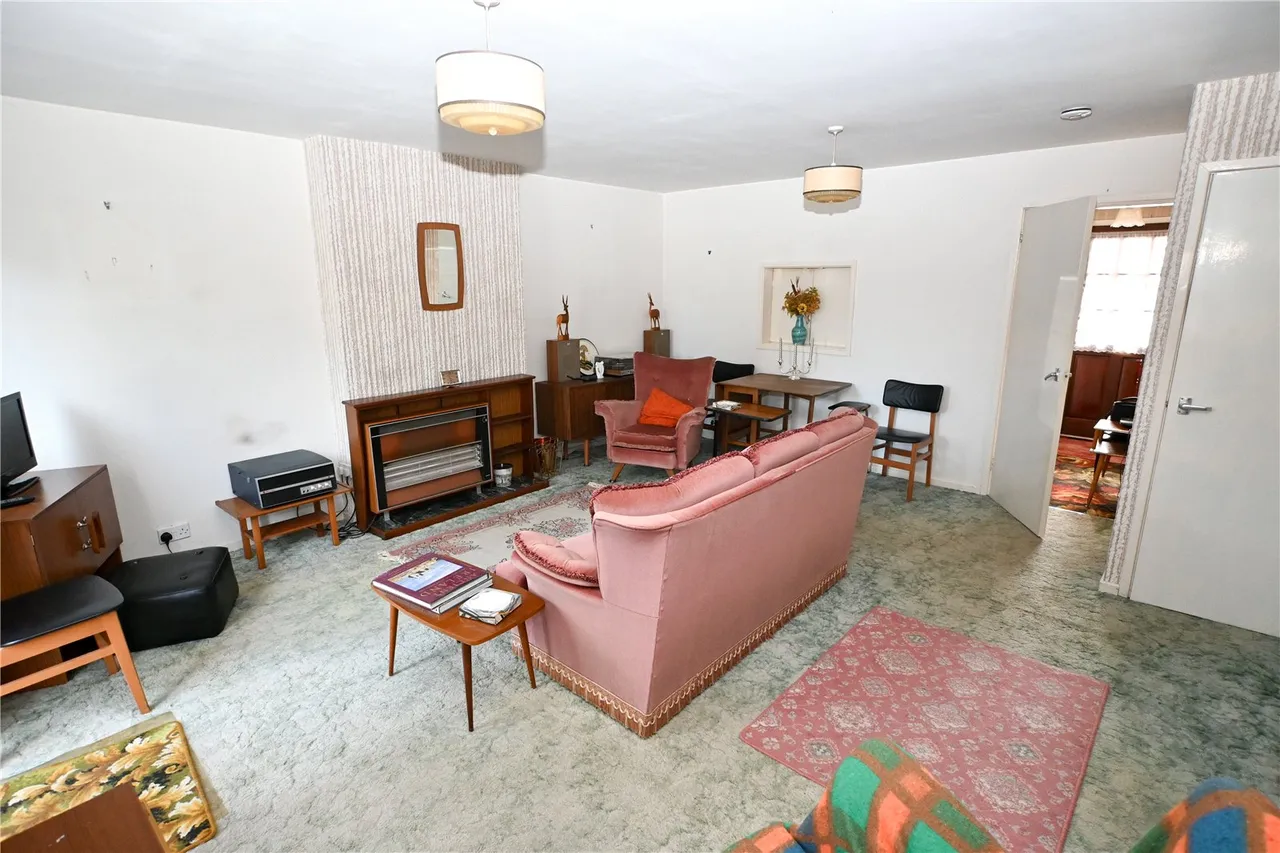 Winchester Gardens, Northfield, Birmingham, B31 2QA, photo 4