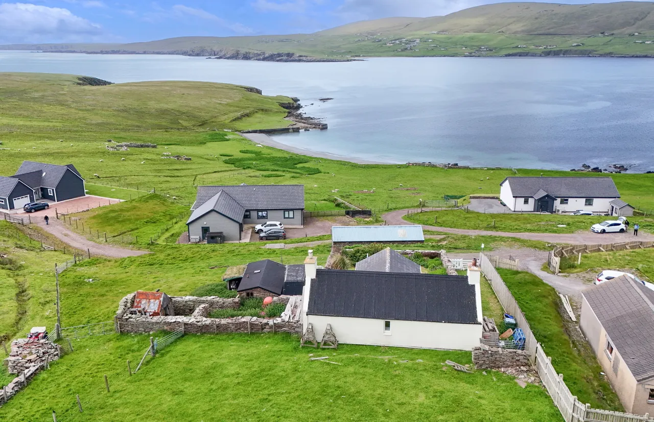 The Cottage, Sandwick, Shetland, ZE2 9HH, photo 2