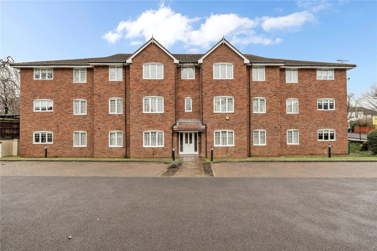 Reading Road, Farnborough, GU14, photo 5