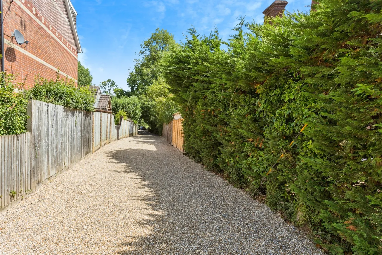 Broad Street, Cuckfield, RH17, photo 23